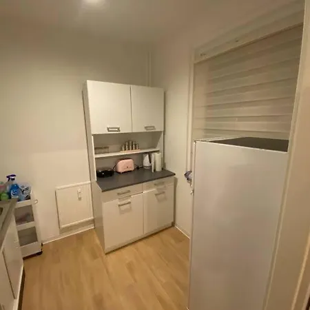 Gemuetliche Mit Smart-tv Und Grossem Balkon * ברלין