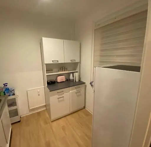 Gemuetliche Mit Smart-tv Und Grossem Balkon * ברלין