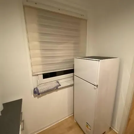 Gemuetliche Mit Smart-tv Und Grossem Balkon Berlín