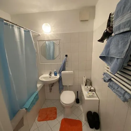 Gemuetliche Mit Smart-tv Und Grossem Balkon Apartmán *