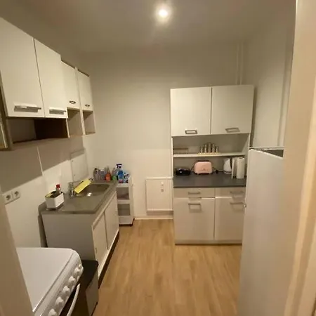 Gemütliche Mit Smart-tv Und Großem Balkon *