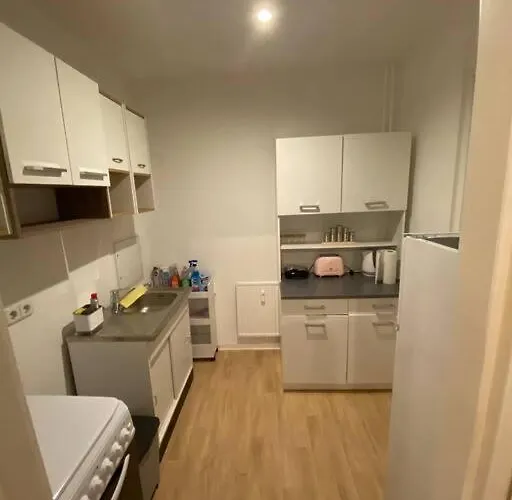 Gemütliche Mit Smart-tv Und Großem Balkon *